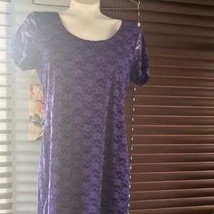 Scoop neck lace dress